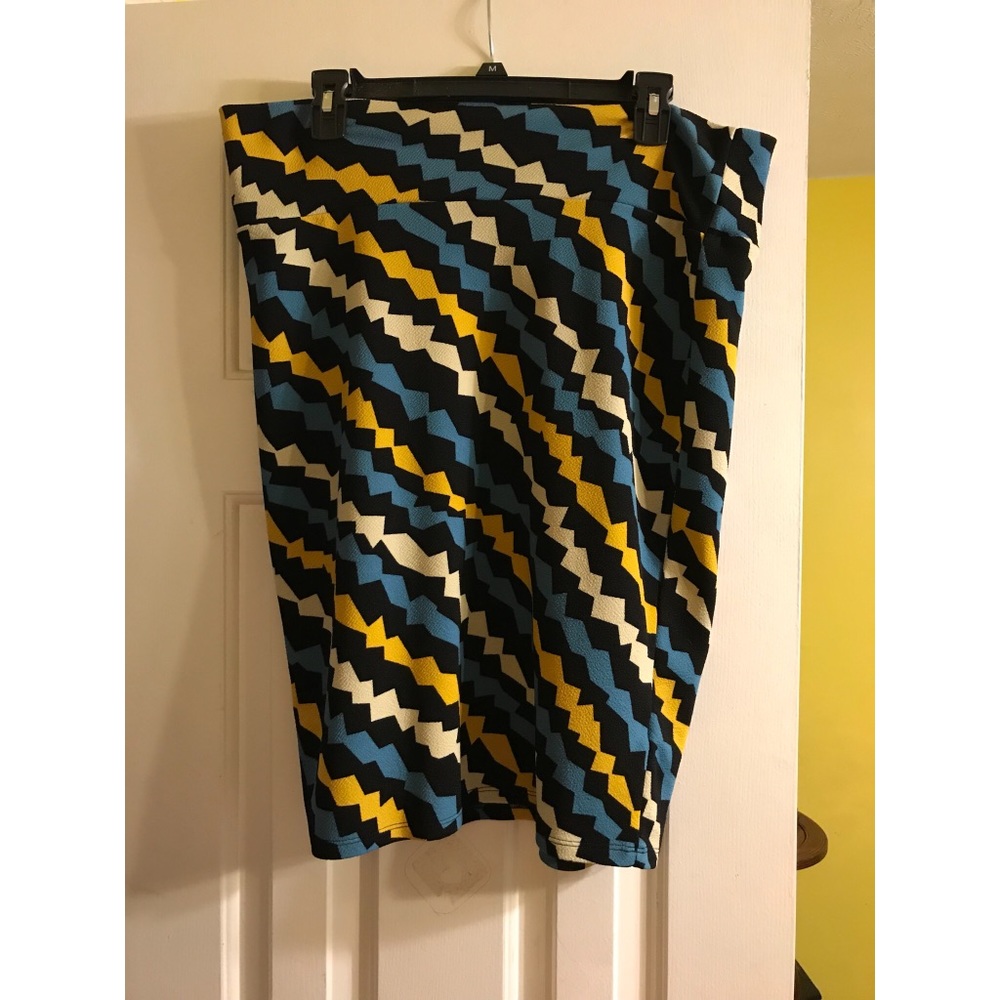 LuLaRoe Cassie skirt - L